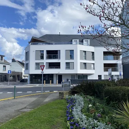 : T2 En De Standing Avec Terrasse Et Parking, A Deux Pas De La Et Des Commerces - Fr-1-349-182