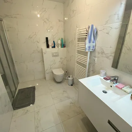 : T2 En De Standing Avec Terrasse Et Parking, A Deux Pas De La Et Des Commerces - Fr-1-349-182 Apartment Larmor-Plage